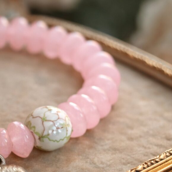 NWOT Natural Stone Rose Quartz Elephant Charm Beaded Bracelet - Picture 2 of 5